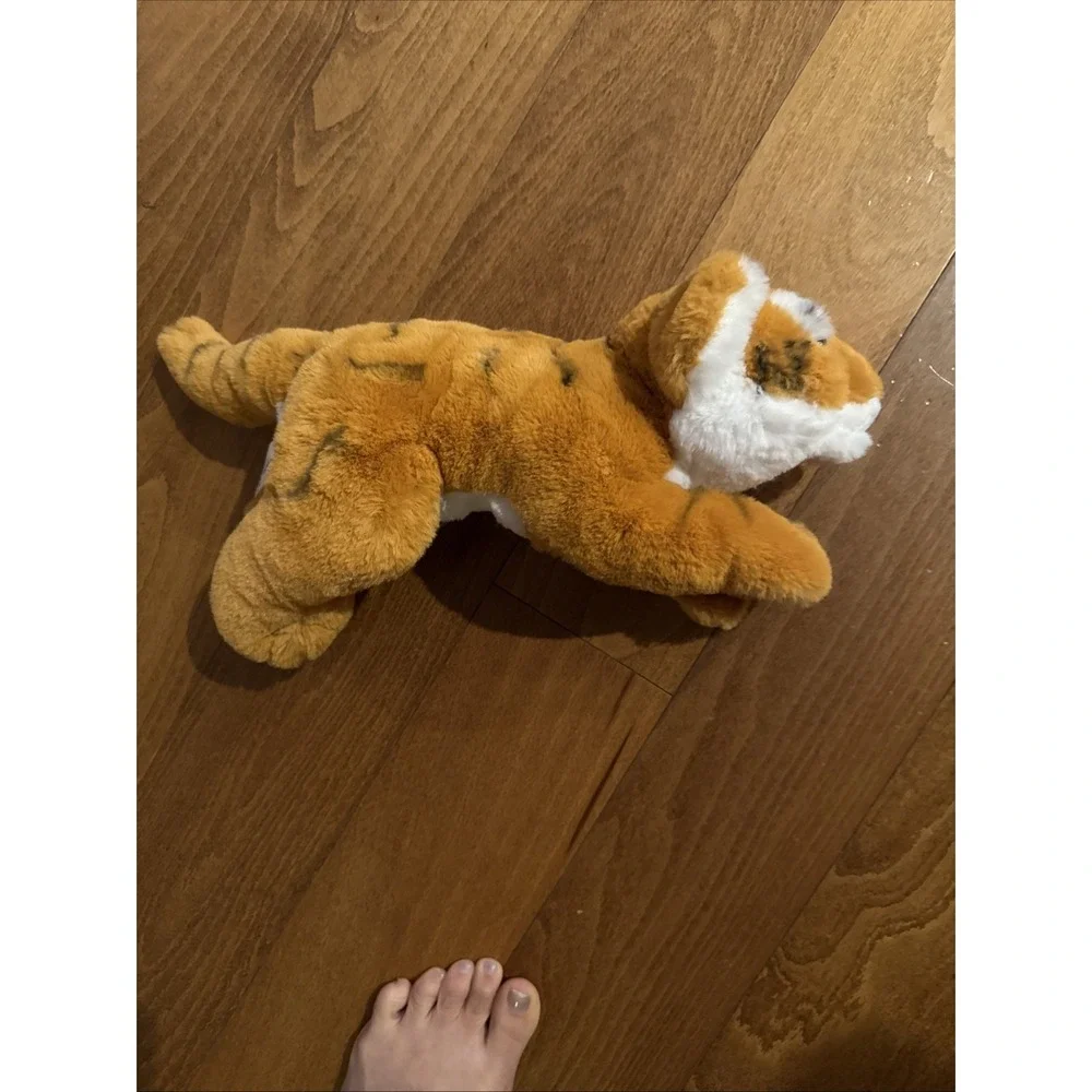 FAO Schwarz Plush Tiger Laying Floppy Super Soft 17